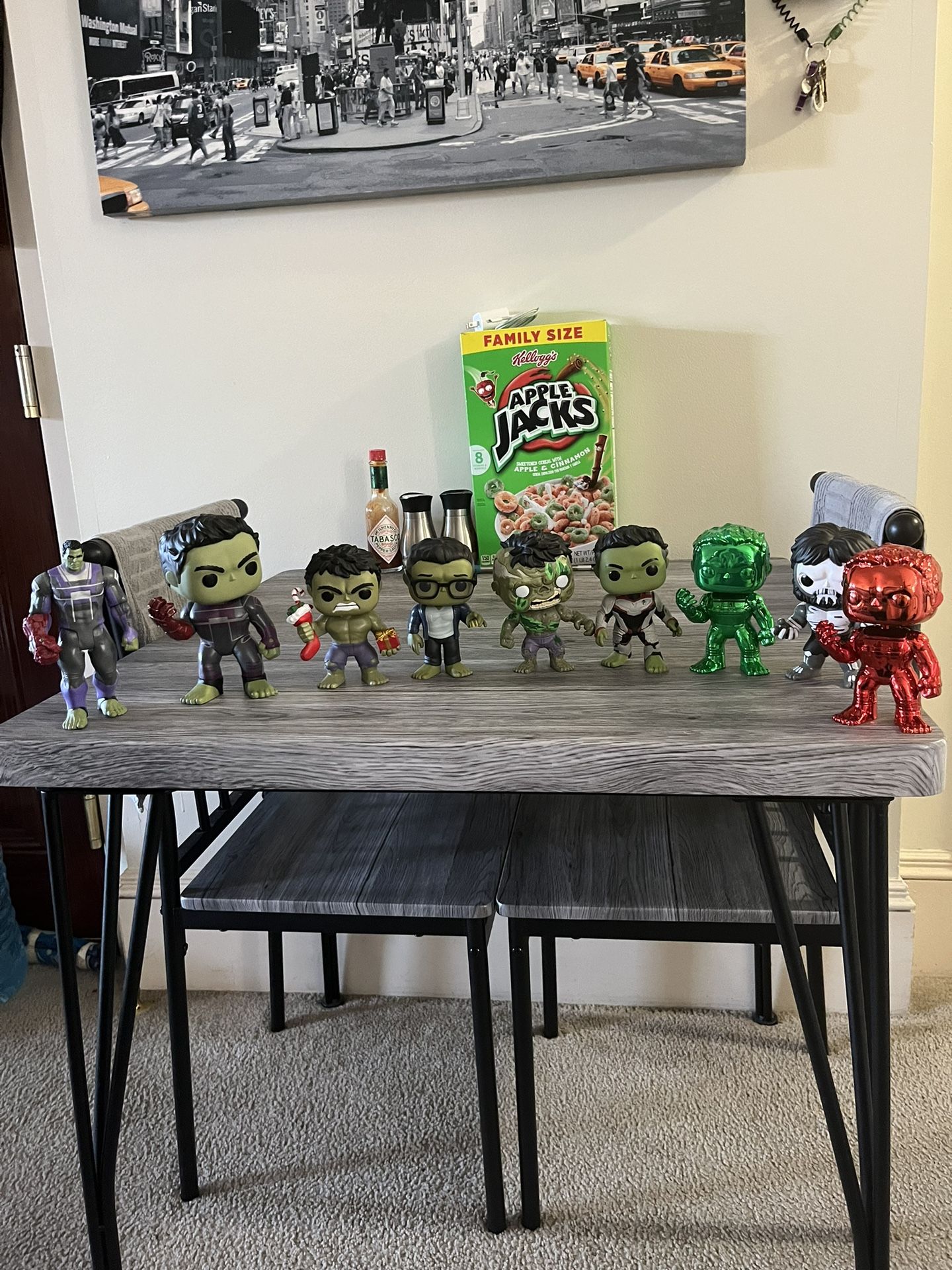 8 Hulk Funko Pop & One Hulk Action Figure