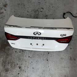 INFINITI Q50 2018-2022 OEM TRUNK DECK LID WITH LIGHTS & TRIM ASSEMBLY (WHITE)