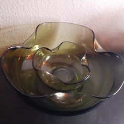 GORGEOUS Anchor Hocking Avocado Green 9" Chip & Dip Bowl Set.
