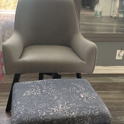 chair with foot rest