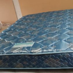 Queen Size Mattress (Colchon Queen Size)