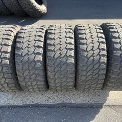 (5) 315/70R17 Pro Comp Mud Terrain