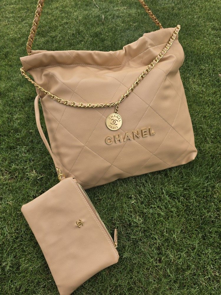 CHANEL HAND BAG