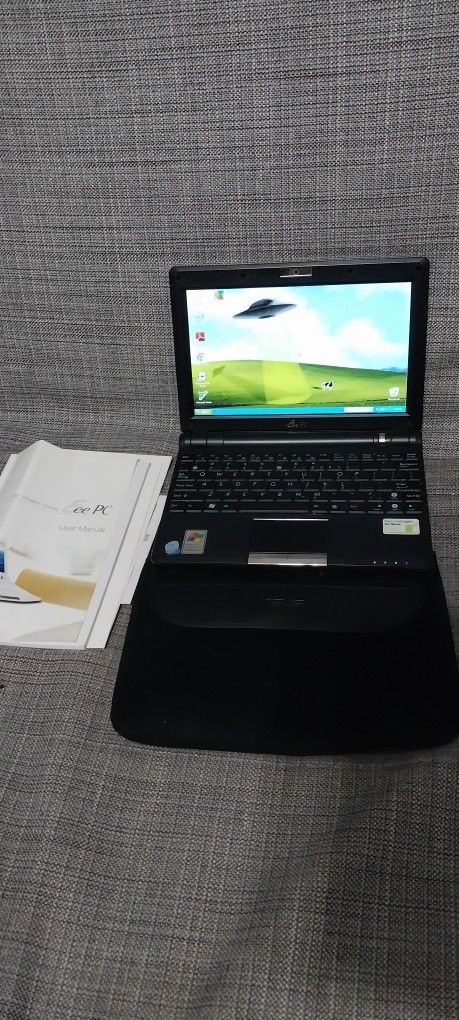 Asus Eee Windows XP Mini Laptop