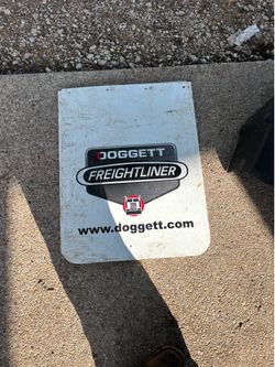 DOGGETT FREITLINER MUD FLAPS