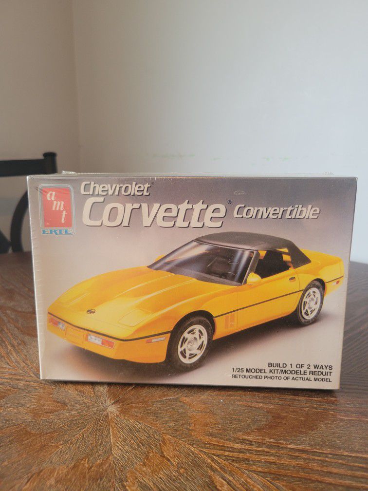 Amt Ertl #6076 1990 Corvette Convertible 1/25 Scale Model Kit New Sealed 