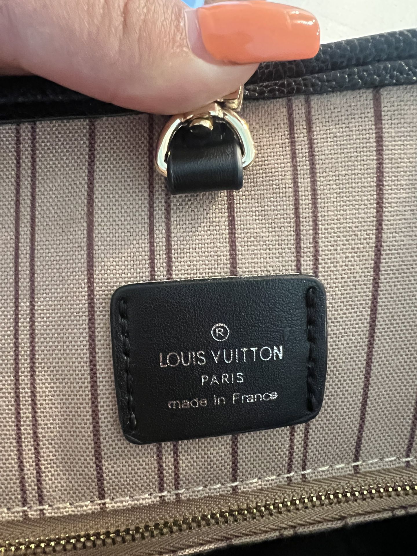 Authentic Louis Vuitton Lockme Shopper for Sale in Weslaco, TX - OfferUp