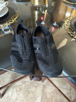 Women's Black Zip-Front Casual Sneakers $15 Offer/Price Drop