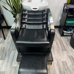 Comfortable Shampoo Bowls With Storage Foot Rest