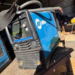 Welder Maxstar 210