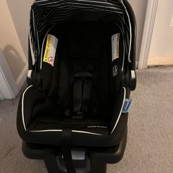 Graco Snug ride 35 LiteLX Infant Car seat 💺 With Canopy $50 Cash Only. Cross Posted 