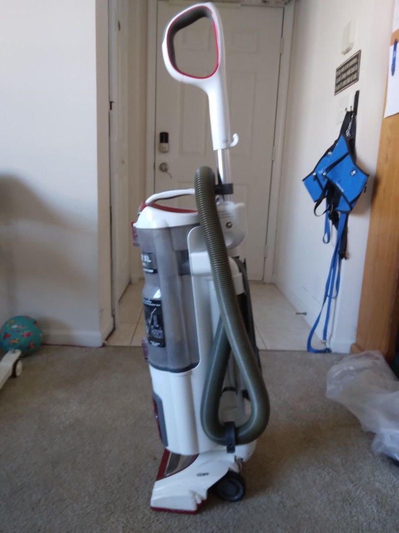 Shark Vacuum Cleaner for Sale in Dayton, OH OfferUp