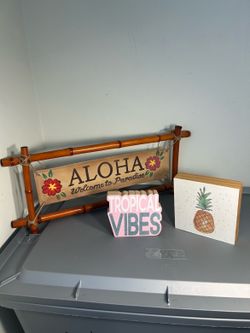 Tropical Home Decor Bundle – Aloha Sign Pineapple Wall Art Tropical Vibes
