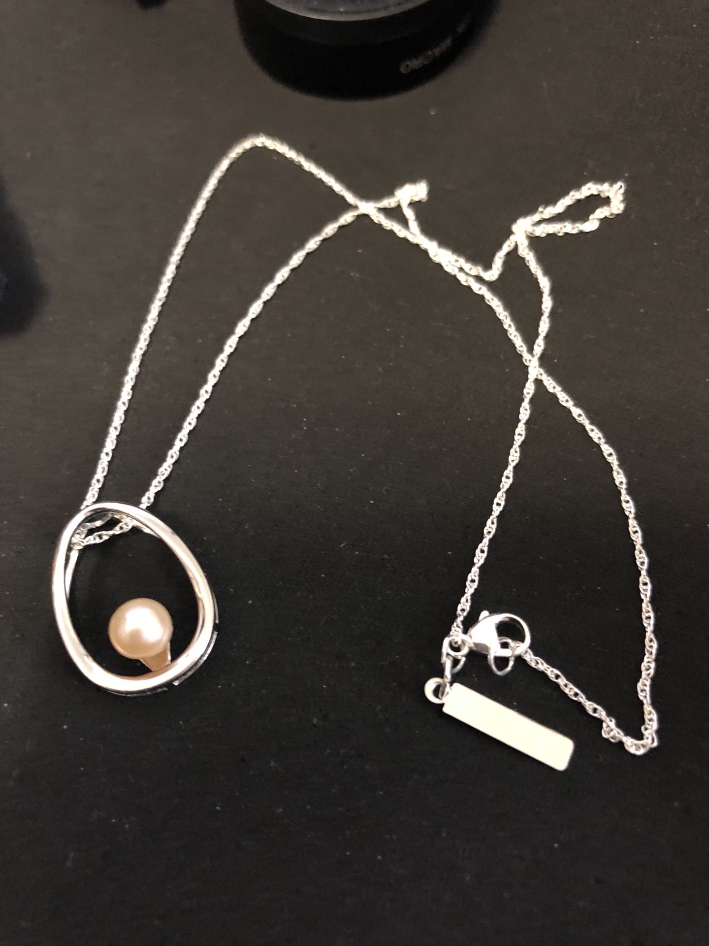 Vantel Pearl necklace - hostess exclusive