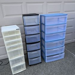 Plastic drawers set of 5 