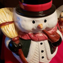 Snow man cookie jar