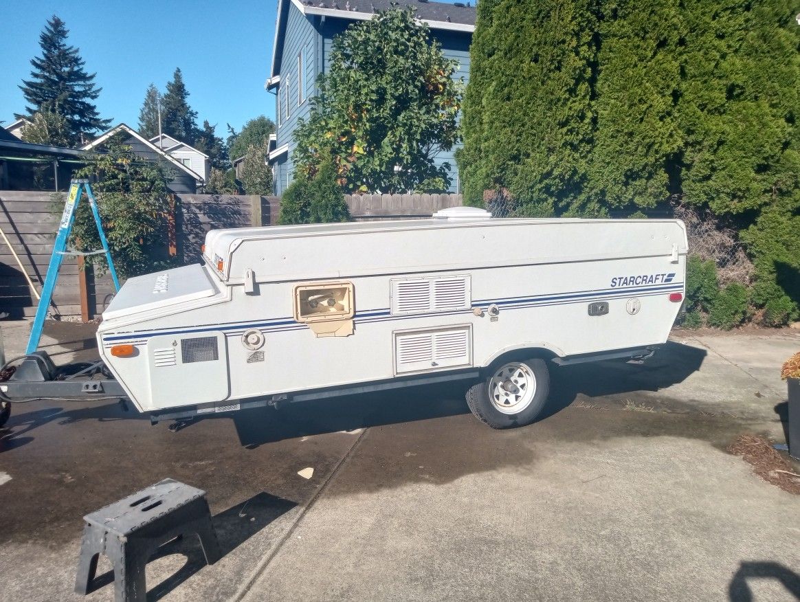 2001 StarCraft Pop Up Camper 
