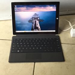 Microsoft Surface 1645 Window 10 Touchscreen 128gb SSD 4gb Ram Come With Charger Good Condition 