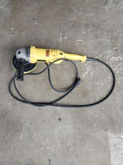 Dewalt Polisher with Adjustable swich  (  Condition Good  )