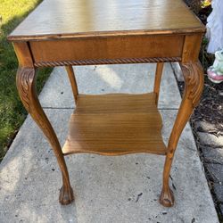 Vintage Wood Parlor Table Fern Plant Stand Accent Side End Table Lower Shelf Carved Legs Claw Foot
