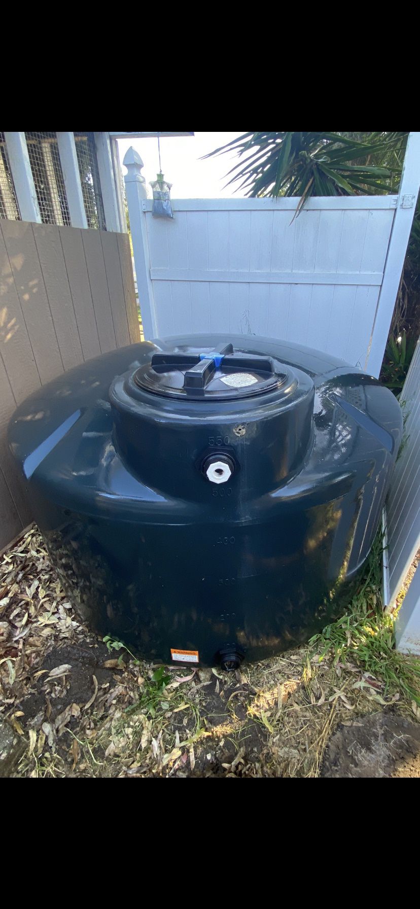 Brand New 550 Gallon Water Tank
