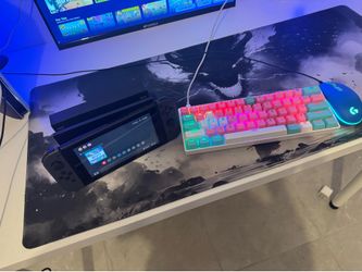 Nintendo switch and keyboard and mouse led