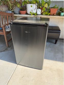 Mini fridge