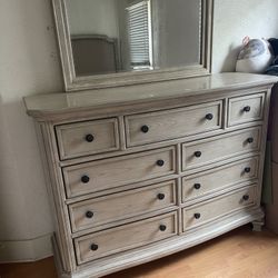 Queen Bedroom Set 