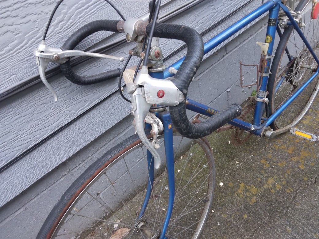 Azuki Vintage Road Racer Road Bike Mens for Sale in Atlanta, GA
