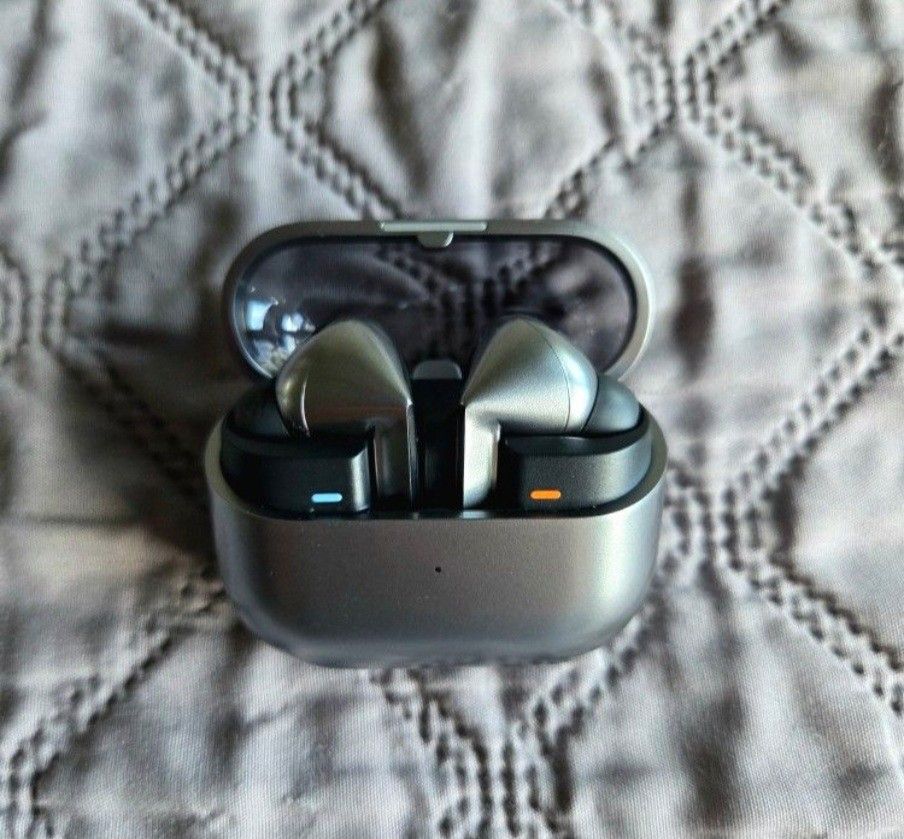 Samsung Galaxy Buds 3 Pro Earbuds