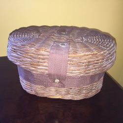 Small Wicker Basket With Clasp