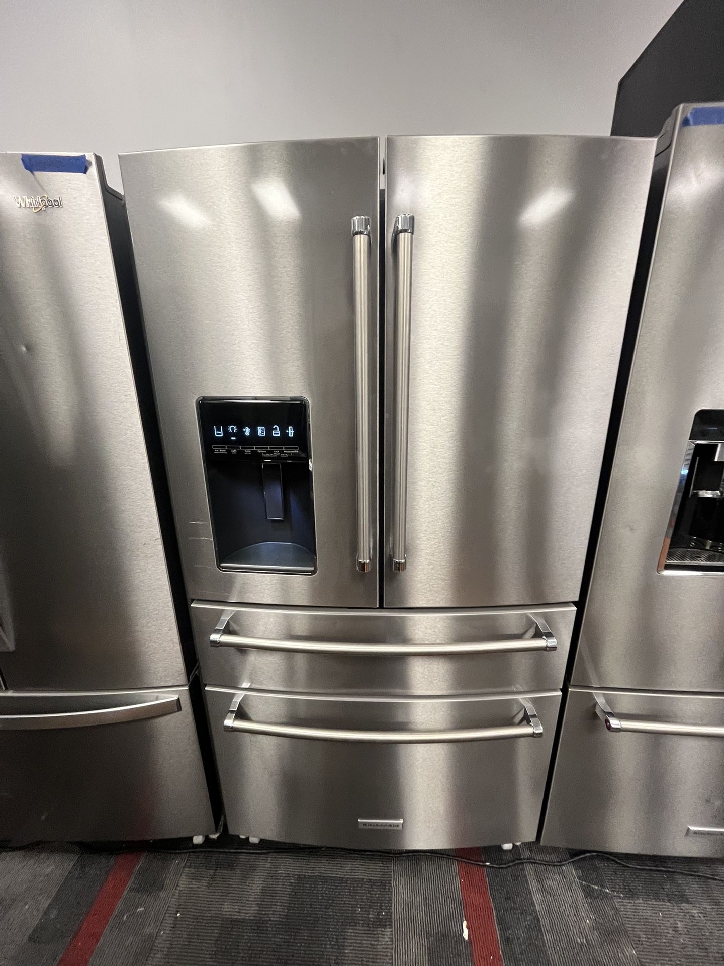 KitchenAid Standard-depth 26.2-cu Ft 4 Door 36” Wide French Door Refrigerador Which Ice