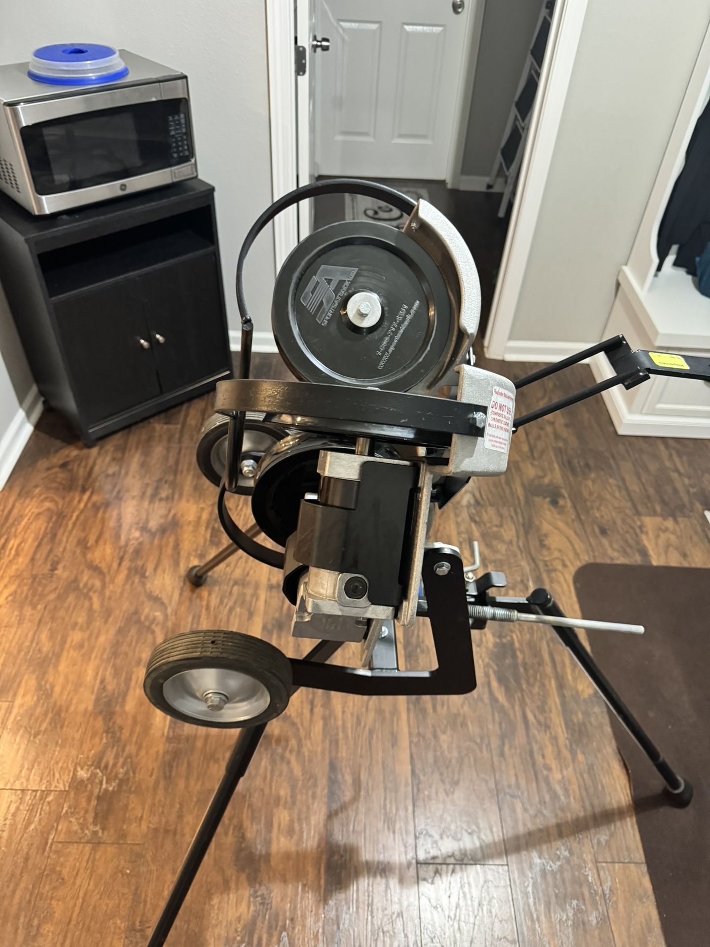 Pitching Machine (Baseball and Softball)