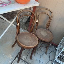 2 Pack Vintage Wooden Chairs