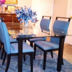 Very New Barely Used Dining Room Table 
