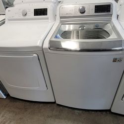 LG MEGA CAPACITY 5.2CU FT Top Load Washer And Gas Dryer Set 