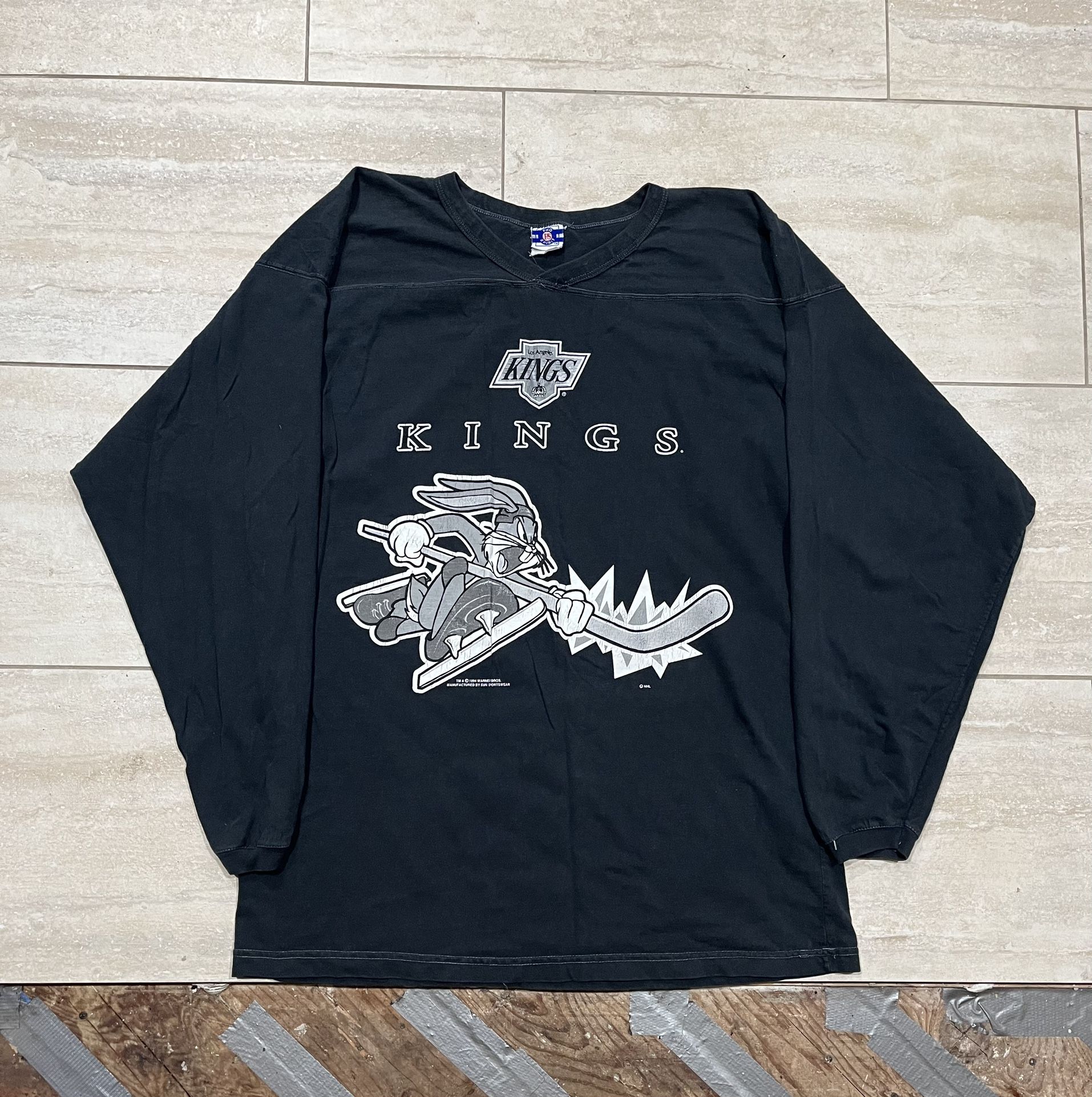 Vintage 1994 NHL LA Kings x Bugs Bunny Single Stitch Long Sleeve!