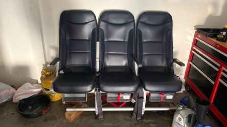 Aircraft seats Allegiant Airlines  Airbus A320