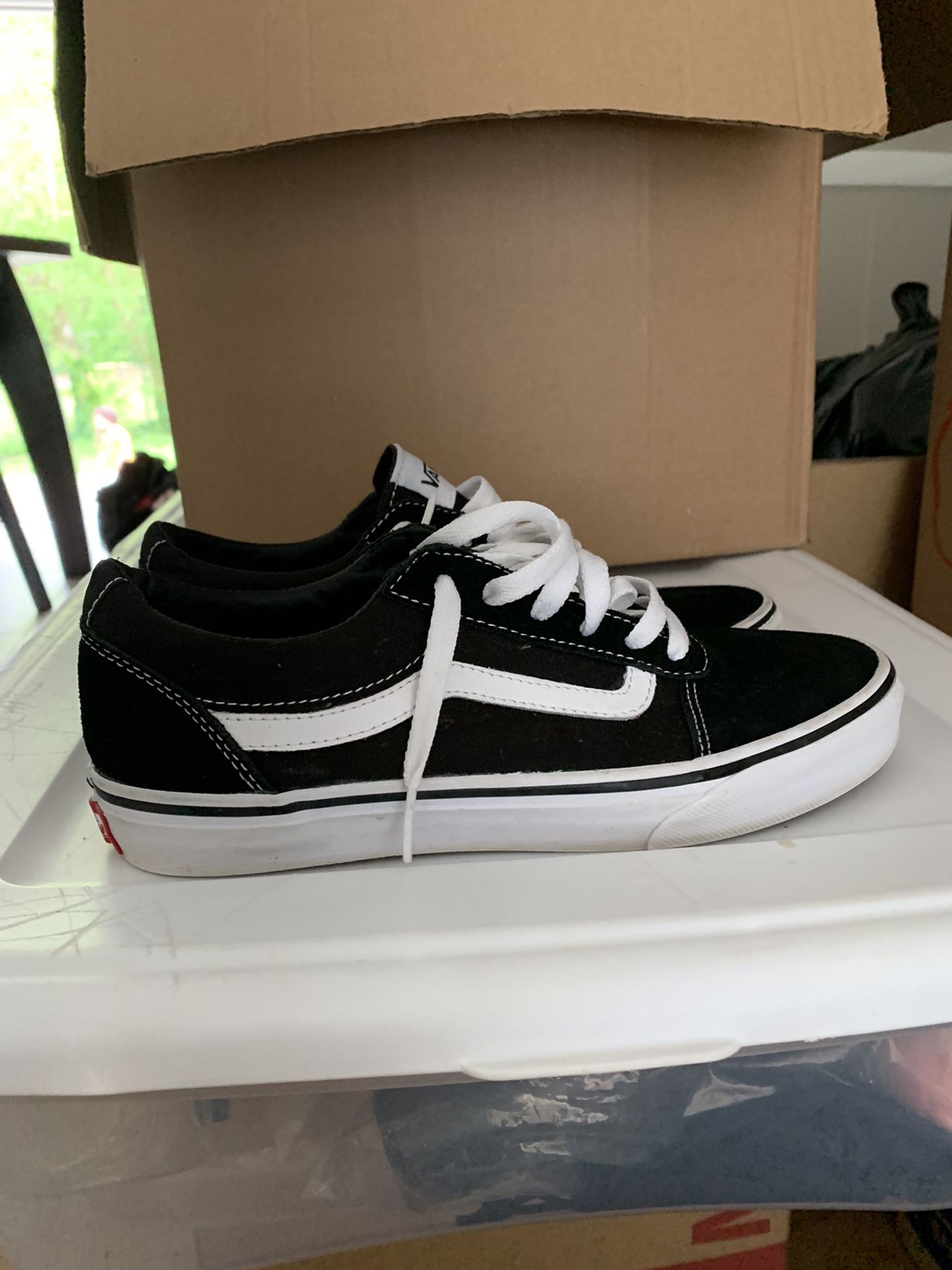 Black Vans Ward Sneaker(Youth Size 6)