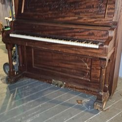 Piano For Sell 300 Obo