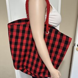 Aspen Women’s Oversized Plaid Tote Bag