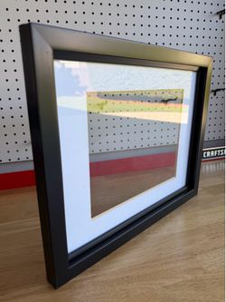 Picture frame 11 x 14”