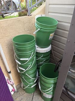 5 gallon buckets