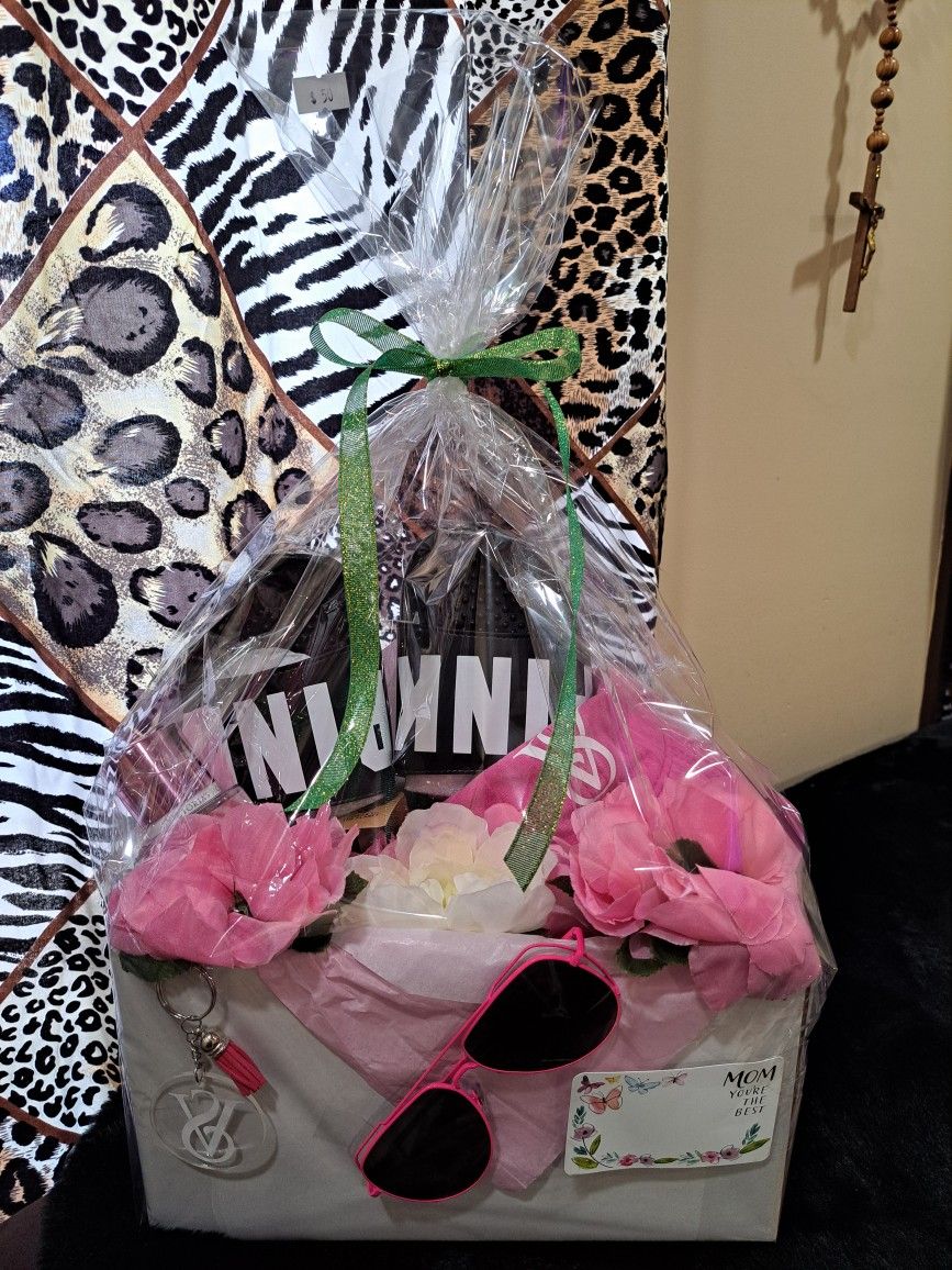 Victoria Secret Basket/medium Size Slides/body Spray/keychain/hat/glasses