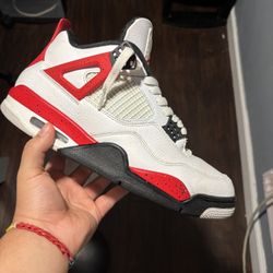 Jordan 4’s Red Cements (READ DESCRIPTION)