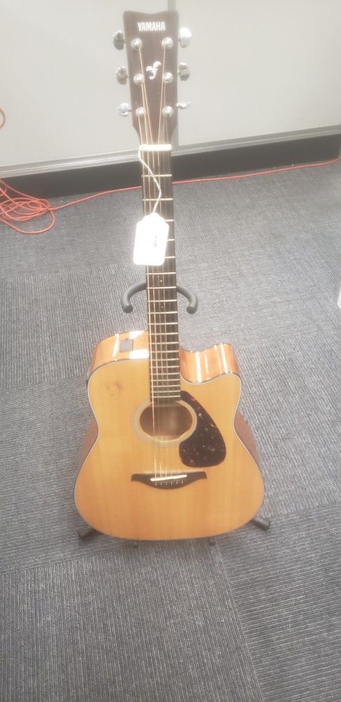 Yamaha FGX800C Guitar Acoustic/EL