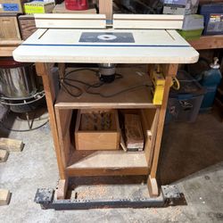 Router Table w/ Several Bits 
