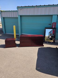 Dresser With night stand and mirror (Eastside)