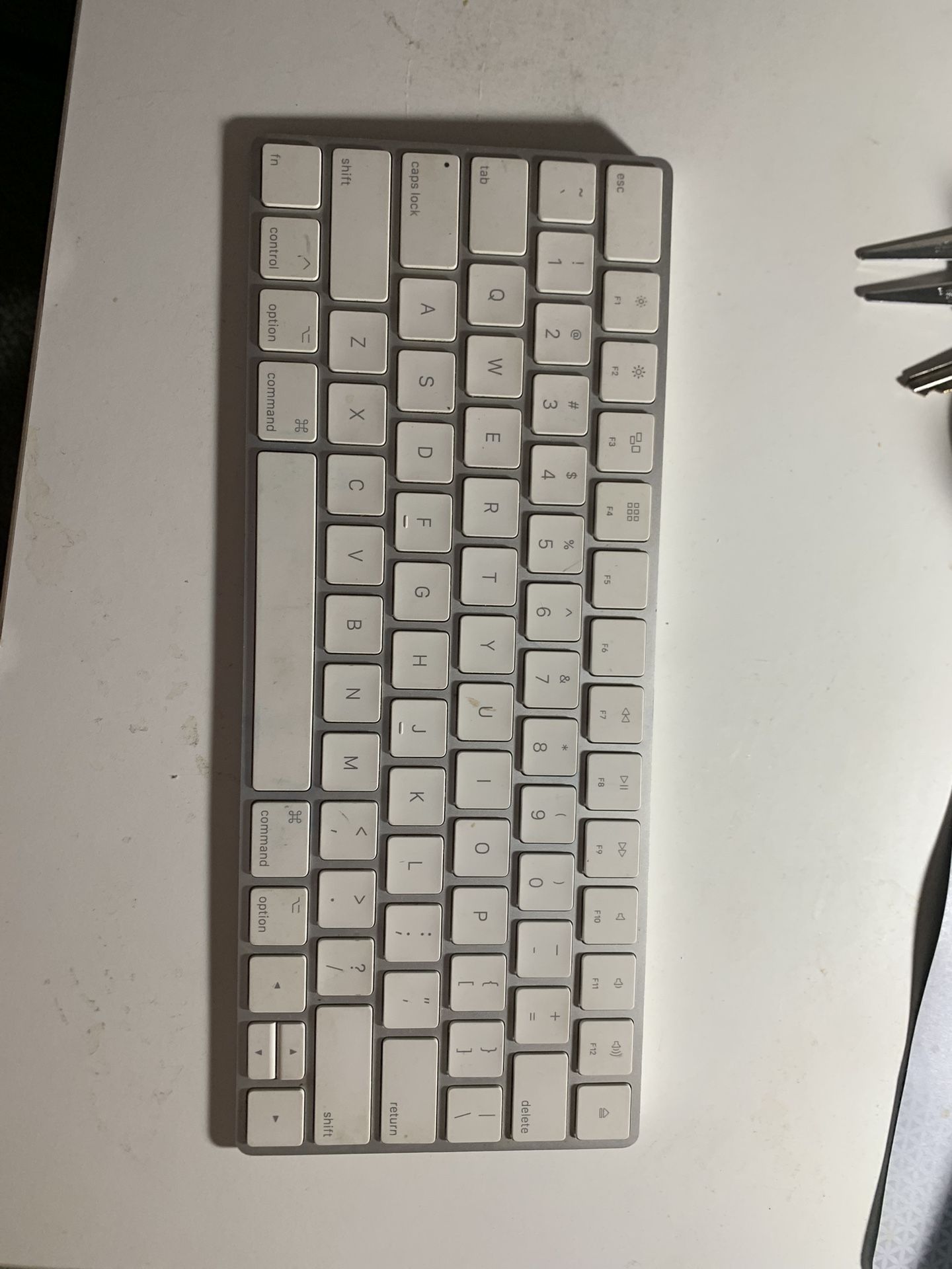 Apple Wireless Keyboard β
β
π