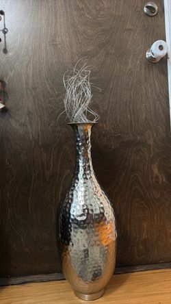 Vase with decoration – brand new